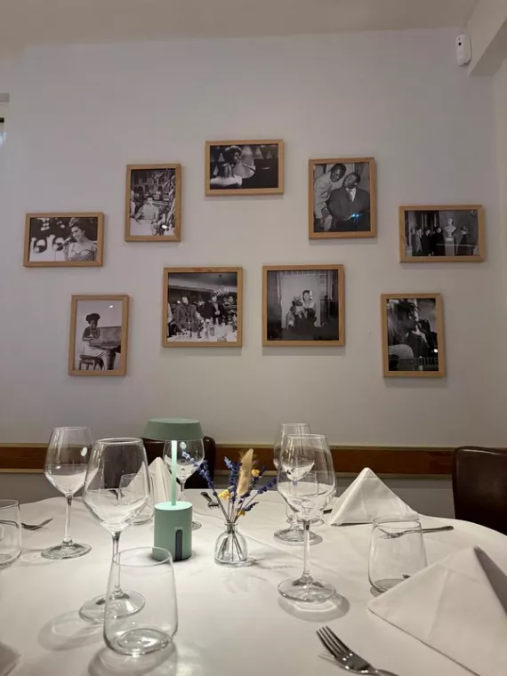 Privatisation d'une salle dans un restaurant pour un anniversaire de 30 personnes avec ambiance festive, Chesnay, La Closerie